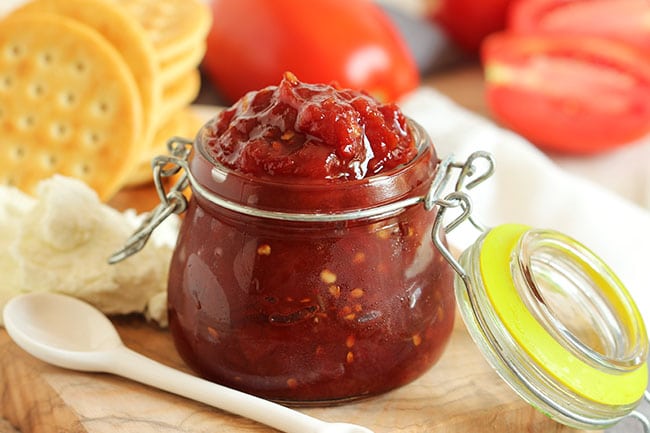 Achieve Perfect Tomato Jam: Why Wide Pots & No Peeling Matter